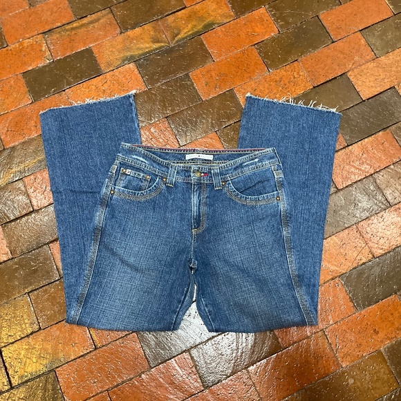 Tommy Hilfiger Denim - Tommy Hilfiger jeans raw hem size 6 with 31 inch inseam.  Inventory T2